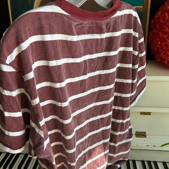 Vintage Guess LA burgundy and white Striped T-shirt - Picture 8 of 16